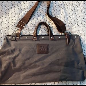 Travel weekender bag